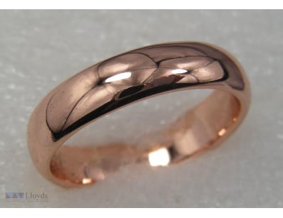 GOLD COLOUR RING SIZE 9        

Condition: Good -...
