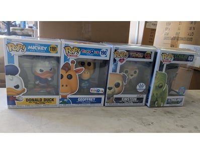FUNKO POP! VINYL FIGURES COLLECTION - DONALD DUCK,...