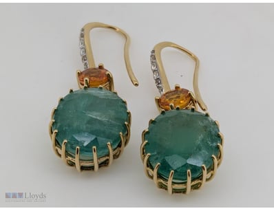 14CT YELLOW GOLD EMERALD, SAPPHIRE AND DIAMOND DRO...
