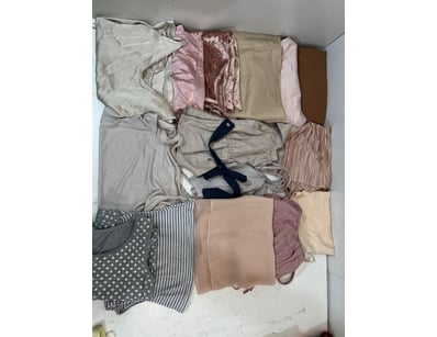 Entire Vintage Clothing Store Liquidation (ON11... - Lot 385