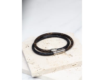 Designer Vault (A999) - Lot 590