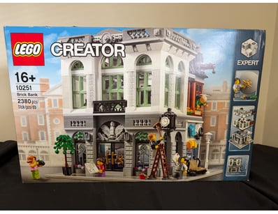 **UNRESERVED** LIFETIME COLLECTION OF LEGO PART... - Lot 563