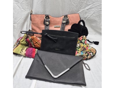 Designer Vault (A984) - Lot 7401