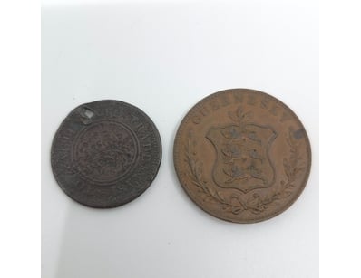 The Curio Collection (A982) - Lot 571