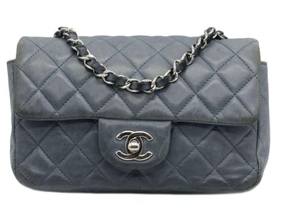 Designer Vault (A985) - Lot 6651