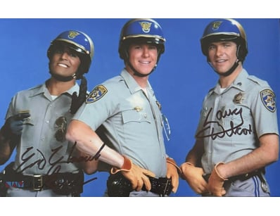 CHIPS ERIK ESTRADA & LARRY WILCOX SIGNED PHOTO 

E...
