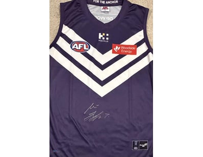 NATHAN FYFE SIGNED FREMANTLE DOCKERS GUERNSEY

A F...