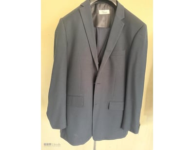 WINCERE EUROPEAN DESIGN 3 PCS MEN SUIT

Material: ...