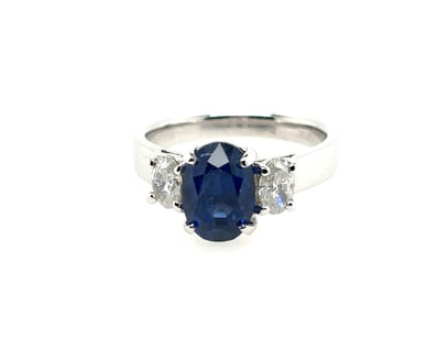 18CT WHITE GOLD SAPPHIRE AND DIAMOND RING

Featuri...