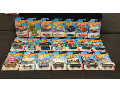 21X ASSORTED HOT WHEELS CARS INCLUDING DODGE CHALL...