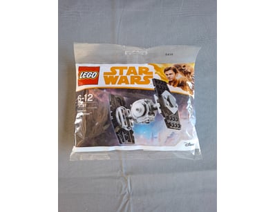 **UNRESERVED** LIFETIME COLLECTION OF LEGO PART... - Lot 392