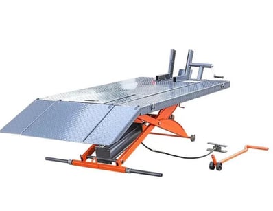 UNRESERVED WAREHOUSE DIRECT Sydney Agri & Worksho... - Lot 2