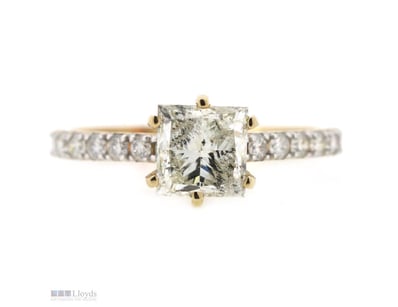 14K YELLOW GOLD AND DIAMOND, CLASSIC RING.      

...