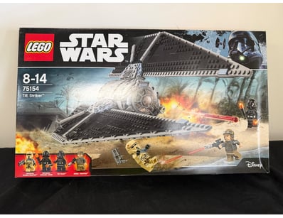 **UNRESERVED** LIFETIME COLLECTION OF LEGO PART... - Lot 622