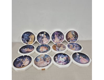 The Curio Collection (A979) - Lot 8093
