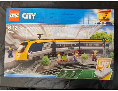 **UNRESERVED** COOKIE'S LIFETIME COLLECTION OF ... - Lot 516