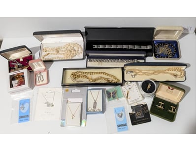 The Curio Collection (A985) - Lot 1505