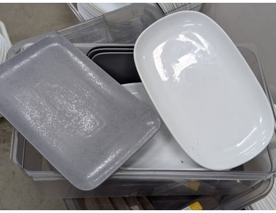 Serving trays, porcelain white and porcelain grey...