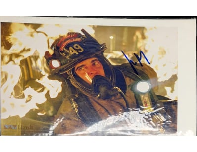 SIGNED PHOTO JOAQUIN PHOENIX WITH CERTIFICATE OF A...