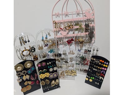 Antiques, Vintage & Interior Treasures (A999) - Lot 559