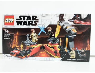 LEGO Star Wars set 75269 "Duel on Mustafar" featur...