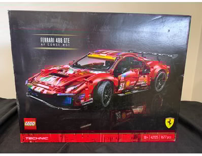 **UNRESERVED** LIFETIME COLLECTION OF LEGO PART... - Lot 636