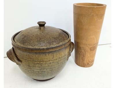 VINTAGE STONEWARE COOKING CLAY POT WITH WOODEN PES...