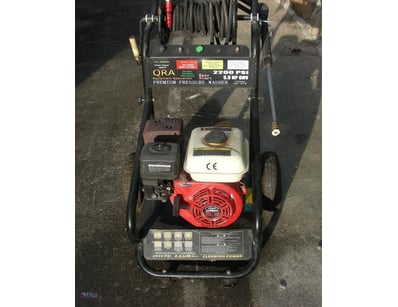 Petrol water pressure cleaner