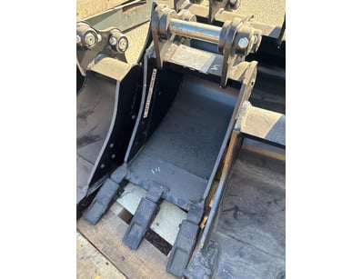 UNRESERVED Buckets & Attachments Clearance (ON4490) - Lot 26