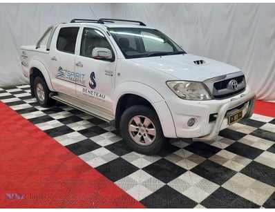 <b>2009 Toyota Hilux KUN26R Dual Cab Utility - Whi...