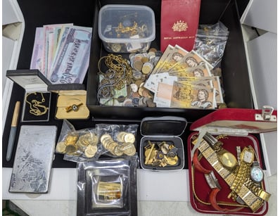 Banknotes & Coins (A989) - Lot 3252