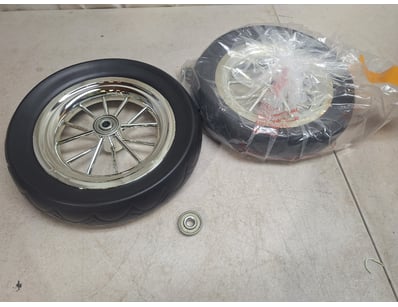 X14 Golf Wheels 

Dimensions Approx H:26cm W:26cm ...