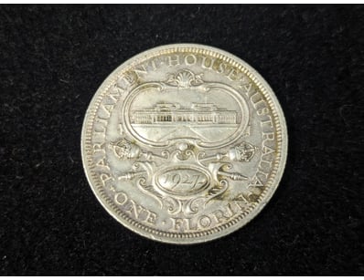 1927 AUSTRALIAN 8 PEARL PARLIAMENT HOUSE FLORIN
...