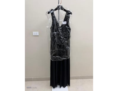 BLACK SLEEVELESS EVENING DRESS WITH RUCHED WAIST D...