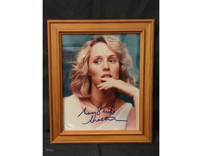 AUTOGRAPHED PHOTOGRAPH OF MARY STUART MASTERSON.

...