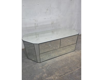 Quality Home Furniture & Decor (A985) - Lot 35