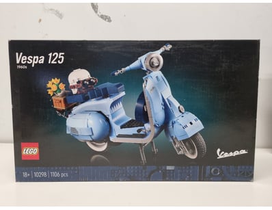 LEGO VESPA 125 1960S SCOOTER SET #10298

Item Si...