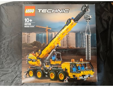 **UNRESERVED** LIFETIME COLLECTION OF LEGO PART... - Lot 907