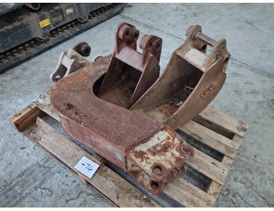 Pallet lot of Machinery Attachment 
Manufacture Ye...