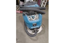 235 · Makita wet/dry vacuum cleaner, model VC series,