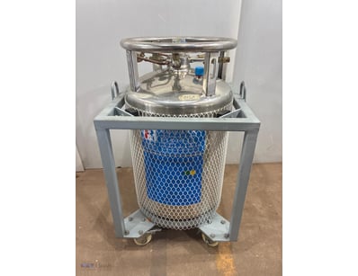 Liquid Oxygen Canister ( EMPTY ) 

Comes with 4 wh...