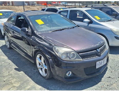 City of Gold Coast Abandoned Vehicles (ON4363) - Lot 83