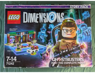 **UNRESERVED** LIFETIME COLLECTION OF LEGO PART... - Lot 275