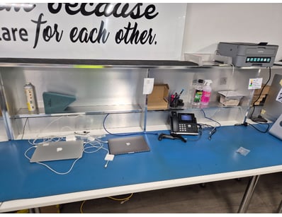 Dyson, Apple & Other Major Brand Reseller Liquid... - Lot 27