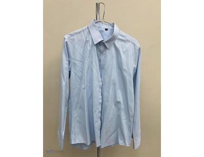 BLUE POLY SHIRT SIZE 40

Material: Poly - Type: Sh...
