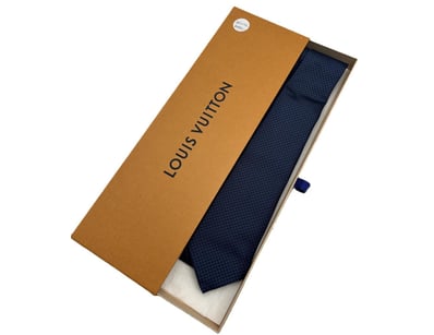 Luxury Pawnbroker Christmas Sale PART 2 (A984) - Lot 342