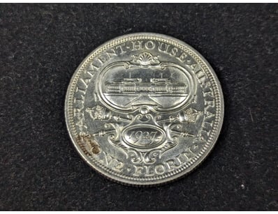 1927 AUSTRALIAN 8 PEARL PARLIAMENT HOUSE FLORIN
...