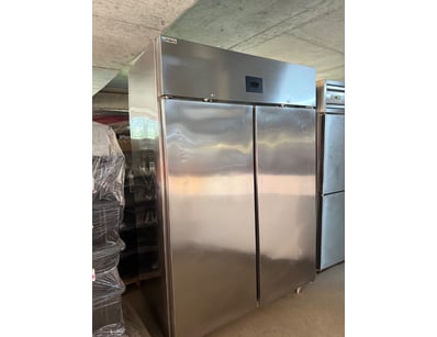 Tropical Thermaster commercial upright refrigerato...
