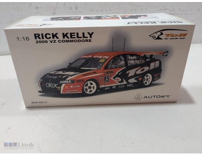 1:18 SCALE MODEL OF THE 2006 HOLDEN VZ COMMODORE D...