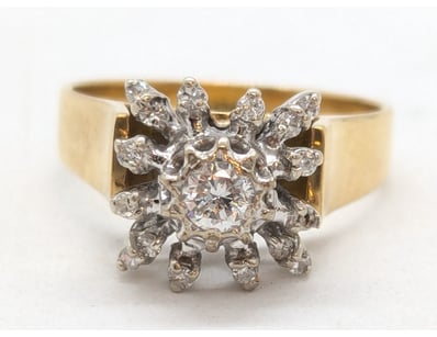18K YELLOW GOLD / 9K WHITE GOLD DIAMOND RING

Ring...